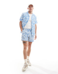 Farah printed shorts in blue