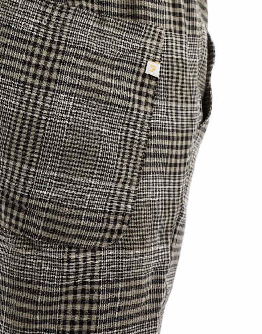 Farah Redwald check shorts in brown, 3 of 5