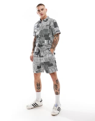 Farah Farah redwald co-ord archive print shorts in black and white