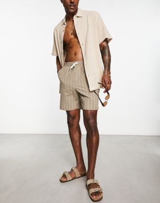 Farah Redwald seersucker stripe shorts in smoky brown - ASOS Price Checker