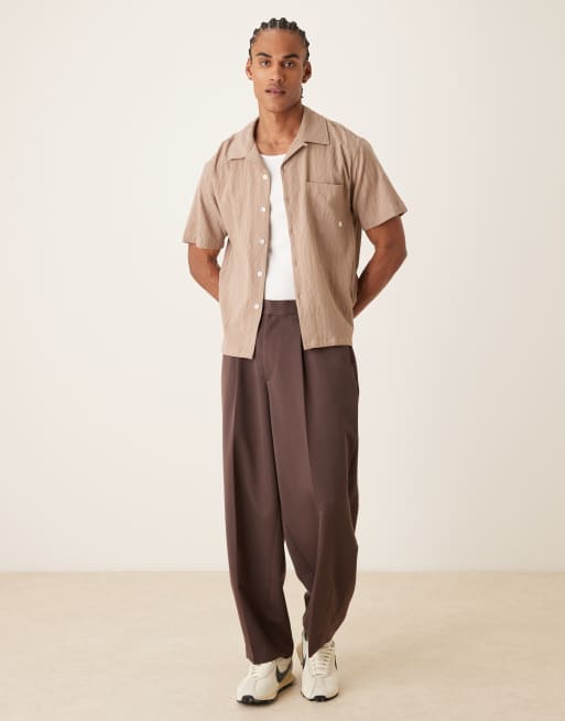 Farah Riley short sleeve textured logo shirt in brown, 2 of 5