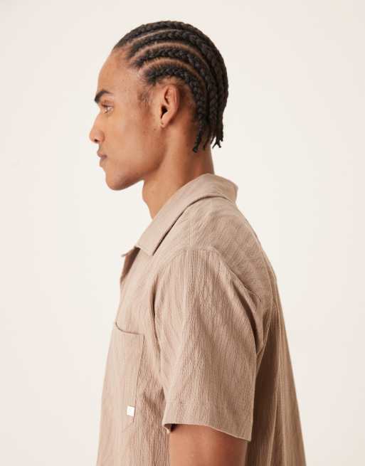Farah Riley short sleeve textured logo shirt in brown, 4 of 5