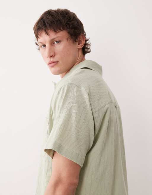 Farah Riley short sleeve textured logo shirt in green, 4 of 5