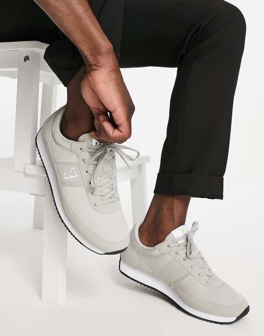 Farah runner trainers in grey