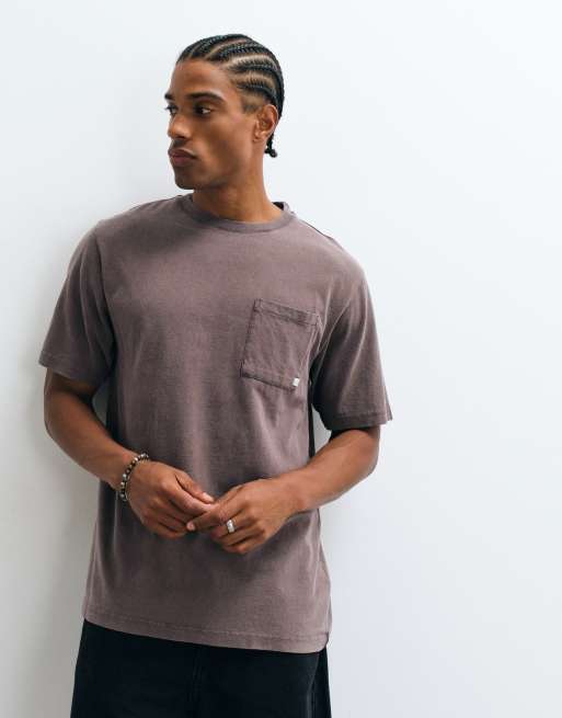 Farah Stacy short sleeve garment dye pocket logo t-shirt in dark brown, 4 of 5