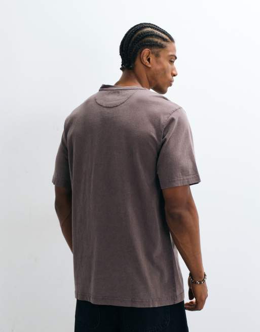 Farah Stacy T-shirt a maniche corte con tintura in capo e logo sulla tasca, marrone scuro, 2 di 5