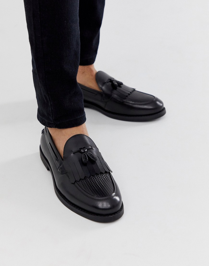 Farah – Svarta loafers i läder med tofsar
