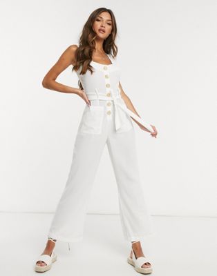 Fashion Union – Exklusiver Strand-Jumpsuit mit Knopfleiste in Weiß