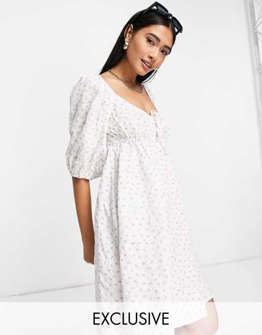 Fashion Union – Exklusives, gesmoktes Strandsommerkleid mit Blümchenmuster 