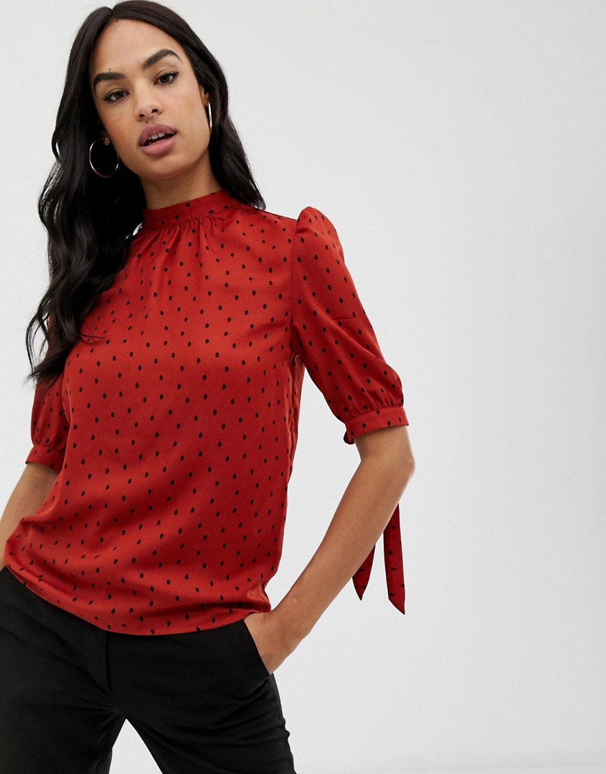 Fashion Union - Hooggesloten blouse met stippen-Rood