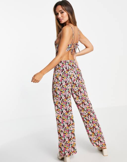 Fashion Union - Jumpsuit met uitsnijding, wijde pijpen en bloemen