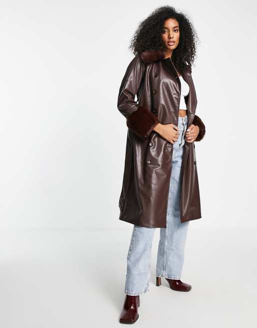 Fashion Union - Manteau long en similicuir avec col et poignets contrastants