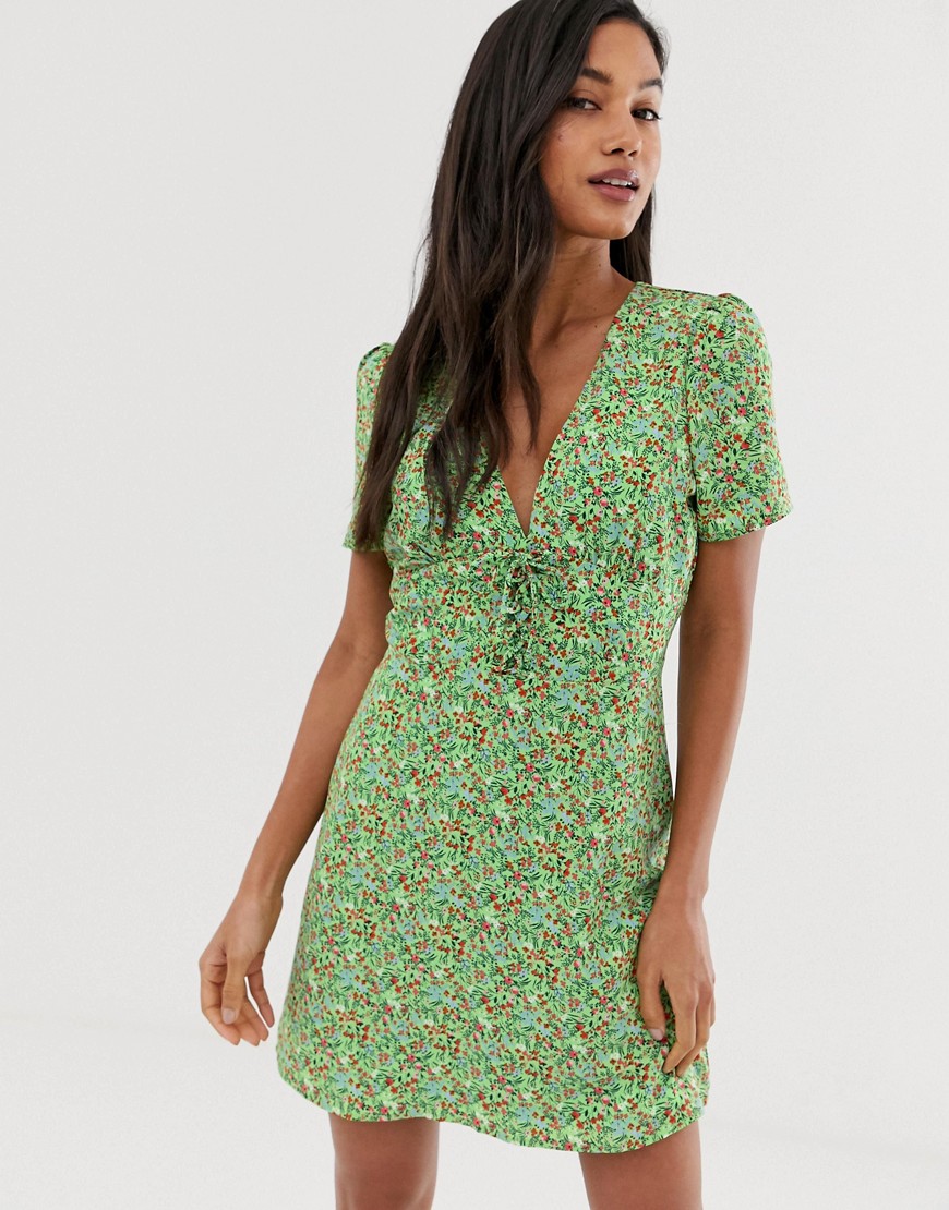 Fashion Union - Mini-jurk met strik aan de voorkant in fijne bloemenprint-Groen