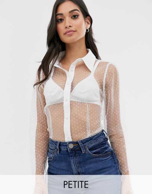 Fashion Union Petite - Camicia aderente in tessuto trasparente a pallini