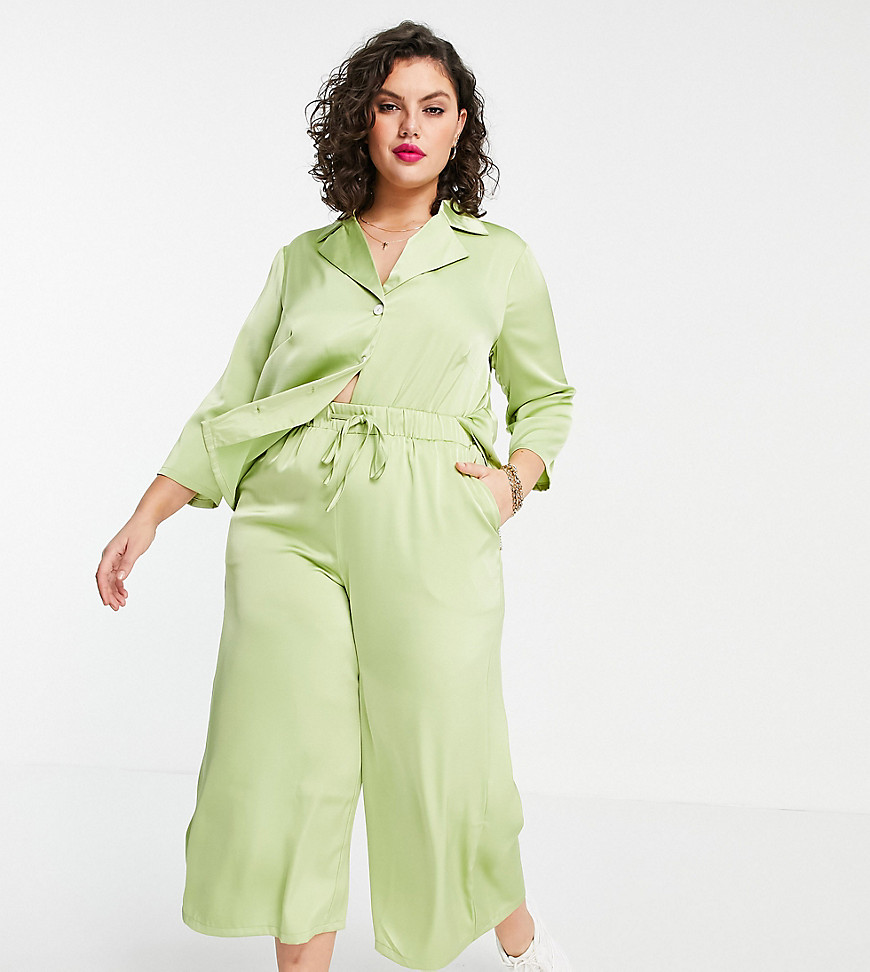 Shirt by Fashion Union Part of a co-ord set Trousers sold separately Notch collar Button placket Three-quarter-length sleeves Relaxed fit Loose cut