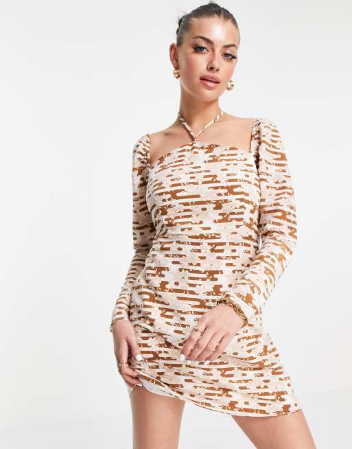 Fashion Union Plus - Vestito a trapezio corto a fiori rétro con allacciatura al collo