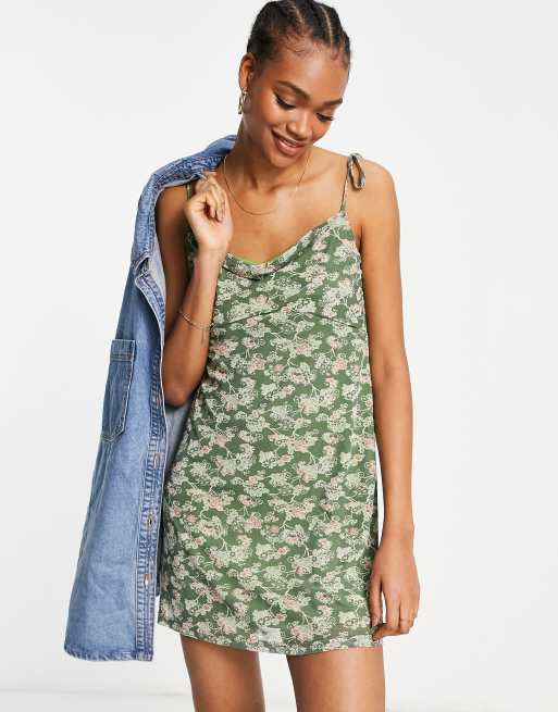 Fashion Union - Robe courte à fines bretelles et col bénitier en tulle fleuri