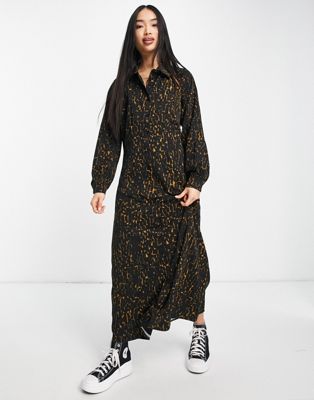 Robes longues Fashion Union - Robe longue avec dos ouvert et découpes à imprimé animal - Noir