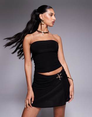 Fashionkilla – Czarny przylegający dwuwarstwowy top z dekoltem bandeau, część zestawu - view 1