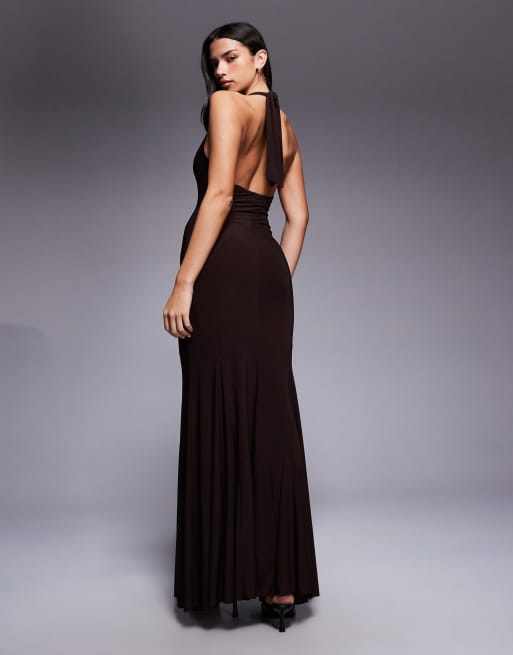 Fashionkilla – Anschmiegsames, doppellagiges Neckholder-Maxikleid in Schokobraun mit tiefem Ausschnitt und Godet-Saum