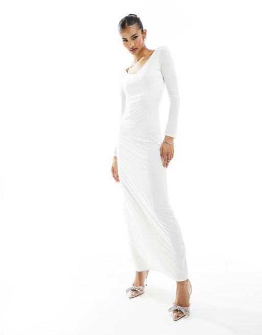 Fashionkilla – Drapiertes, schulterfreies Maxikleid in Weiß mit V-Ausschnitt