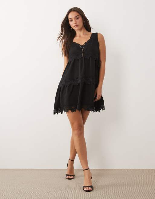 short sleeve long black dress Black Short Sleeves Round Neck Solid Maxi Dress For Party Wear