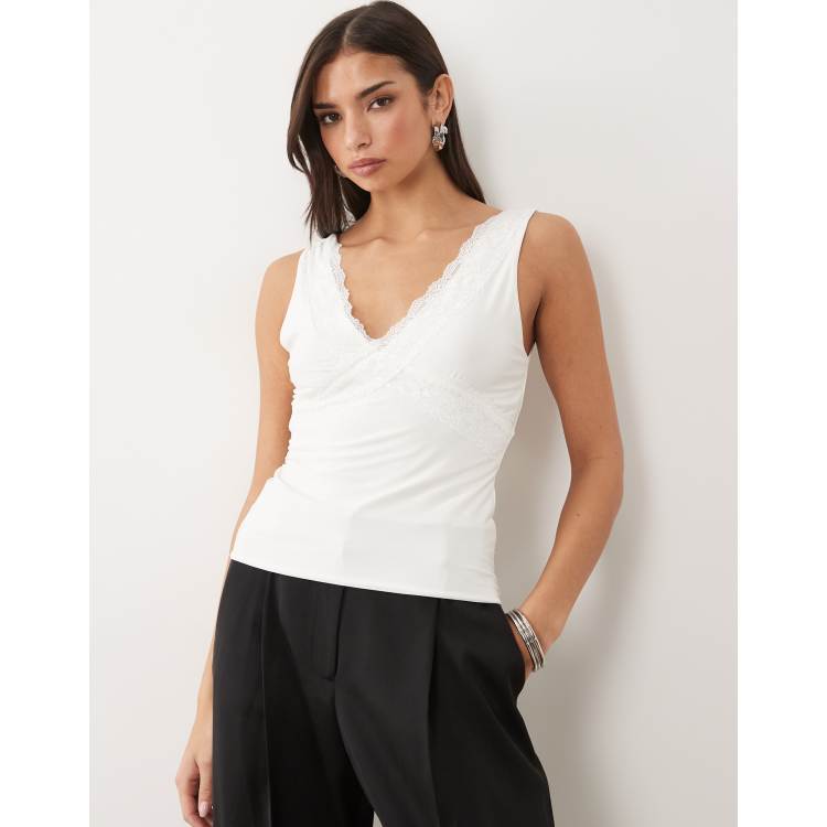 210512677-1-white?$n_750w$&wid
