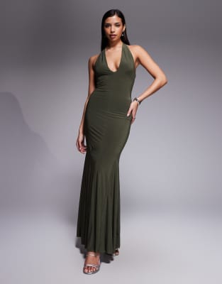 Fashionkilla - Exclusive - Figurbetontes, doppellagiges Neckholder-Maxikleid in Khaki mit tiefem Ausschnitt und Godet-Sa...