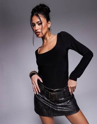 Fashionkilla Exklusiv - Doppellagiger, modellierender und figurbetonter Langarm-Body in Schwarz mit U-Ausschnitt