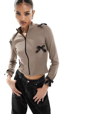 Fashionkilla Ribbed Zip Through Contrast Bow Detail Sweater In Mocha-brown