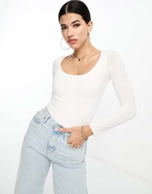 Fashionkilla sculpted scoop neck body in white