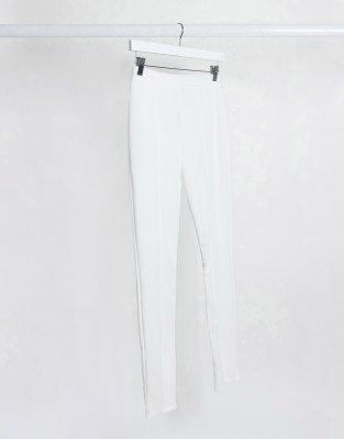 Fashionkilla - Smalle broek met split in wit | ASOS