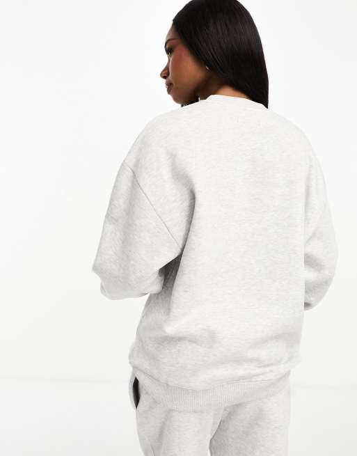 FCUK - Felpa girocollo grigio chiaro mélange con logo bianco in coordinato, 4 di 4
