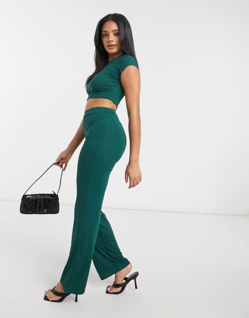 Femme Luxe - Ensemble pantalon évasé et crop top côtelé - Kaki