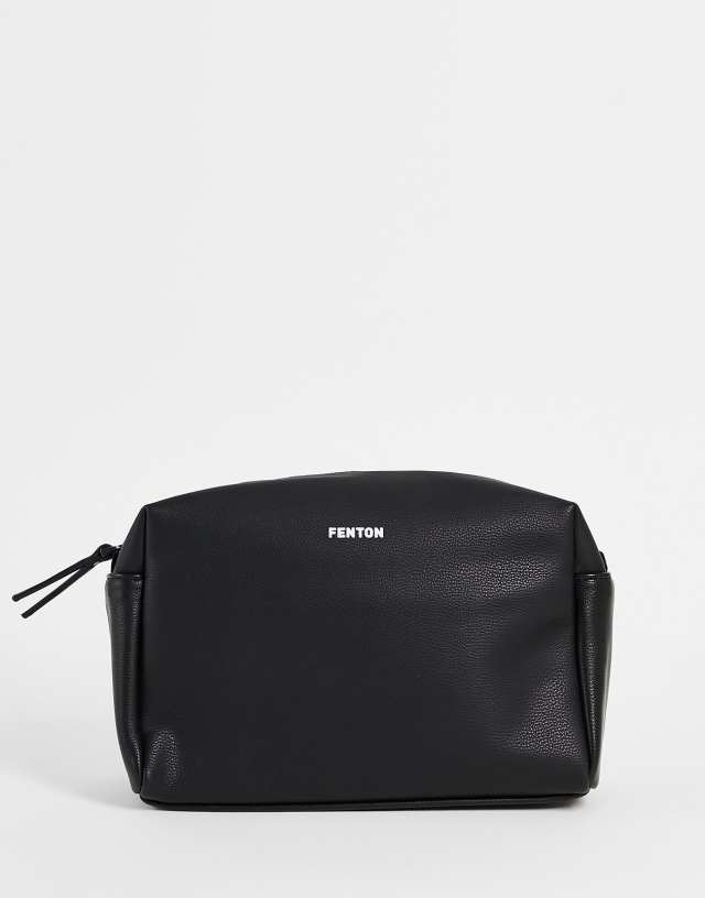 Fenton washbag in black