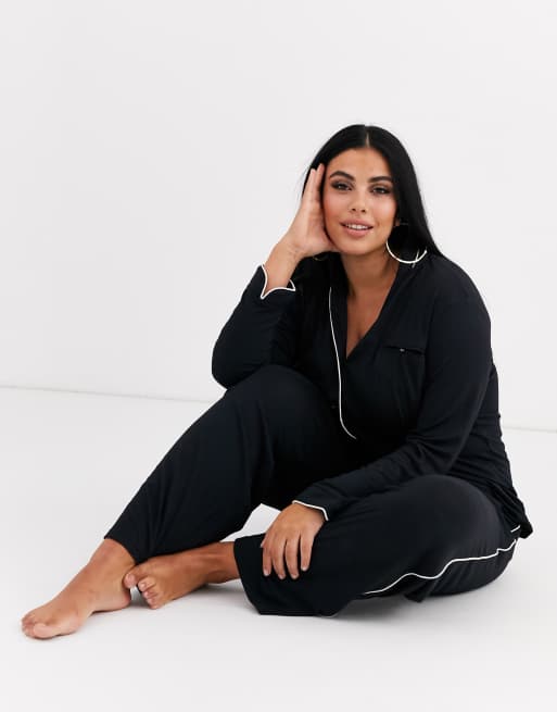 https://images.asos-media.com/products/figleaves-curve-modal-revere-pyjama-set-in-black/13126074-4?$n_640w$&wid=513&fit=constrain