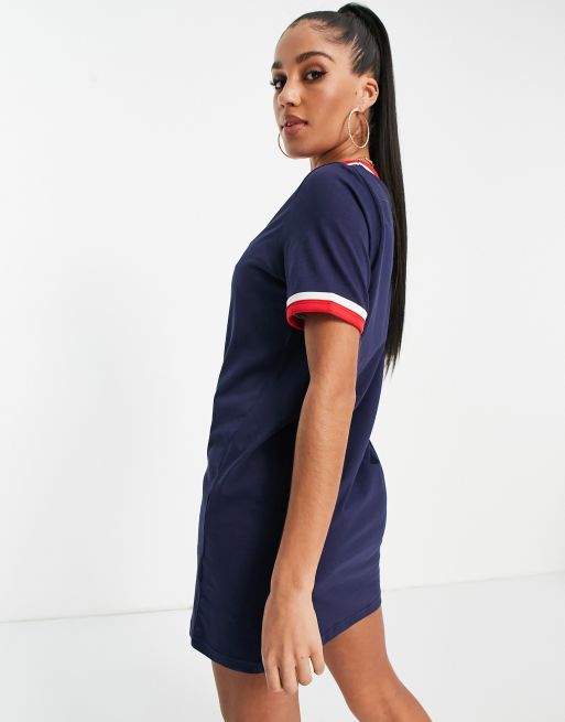 Fila - Exclusivité ASOS - Robe t-shirt à grand logo sur le devant - Bleu marine, 2 de 4