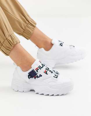 scarpe fila con strappo
