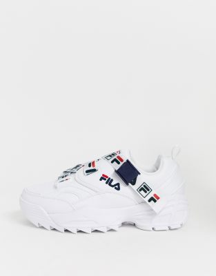 scarpe fila con strappo