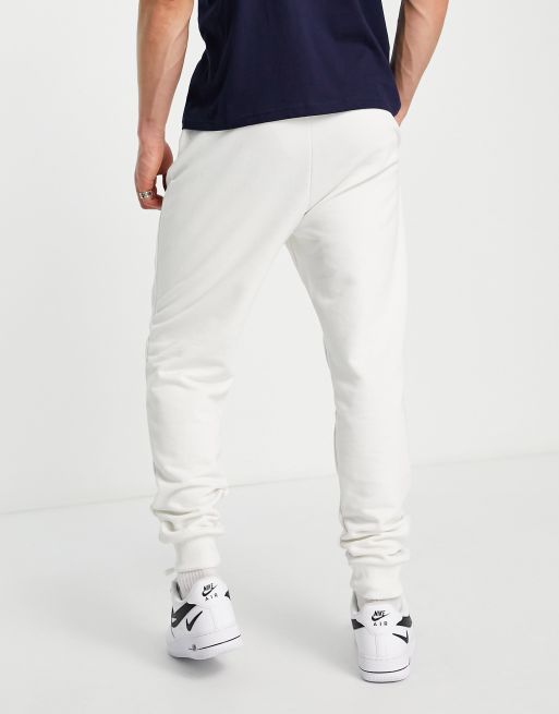 White fila joggers sale