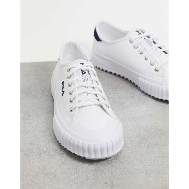 Fila classic hot sale white shoes