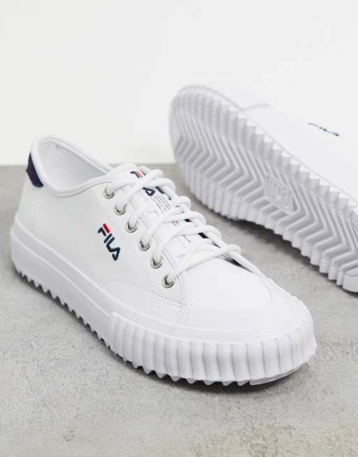 Fila hotsell white classic