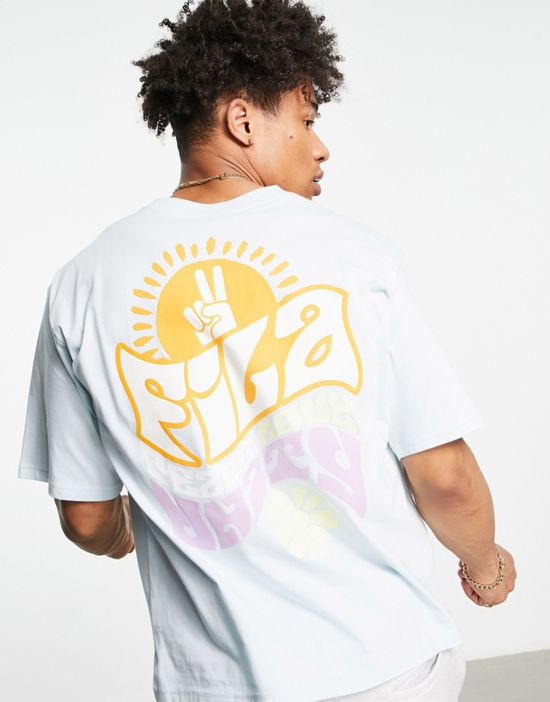 https://images.asos-media.com/products/fila-oversized-t-shirt-with-back-print-in-blue-exclusive-to-asos/202638027-3?$n_550w$&wid=550&fit=constrain