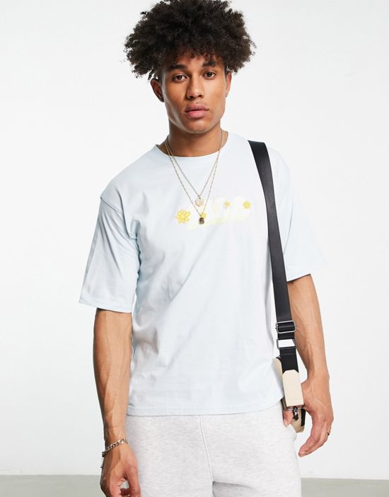 https://images.asos-media.com/products/fila-oversized-t-shirt-with-back-print-in-blue-exclusive-to-asos/202638027-4?$n_550w$&wid=550&fit=constrain