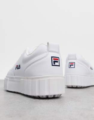 fila sandblast court trainer in white