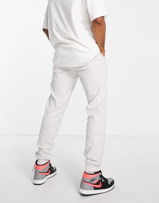 https://images.asos-media.com/products/fila-sweatpants-with-logo-in-gray/201044070-4?$n_640w$&wid=513&fit=constrain