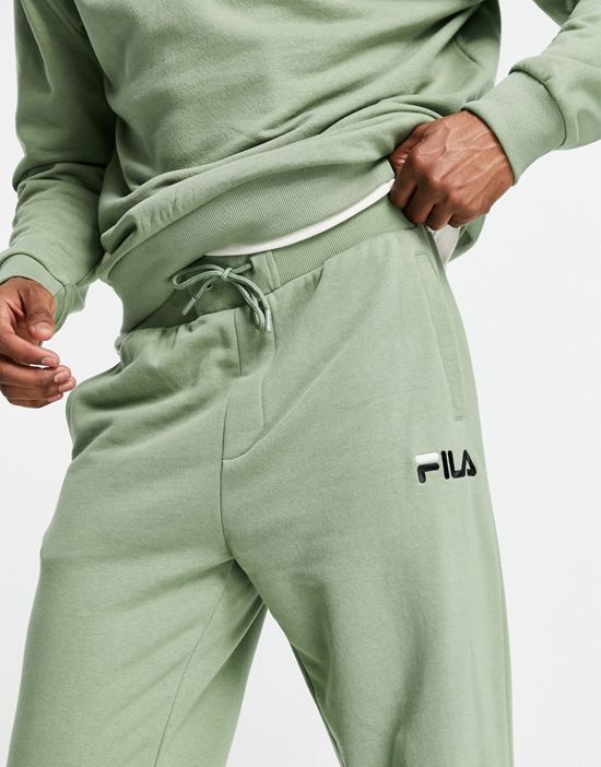 https://images.asos-media.com/products/fila-sweatpants-with-logo-in-green/201044305-2?$n_550w$&wid=550&fit=constrain
