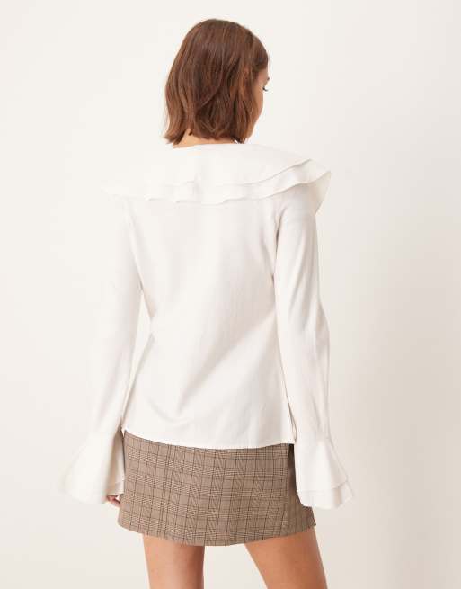 Finding Friday Vneck frill blouse in cream, 3 of 4