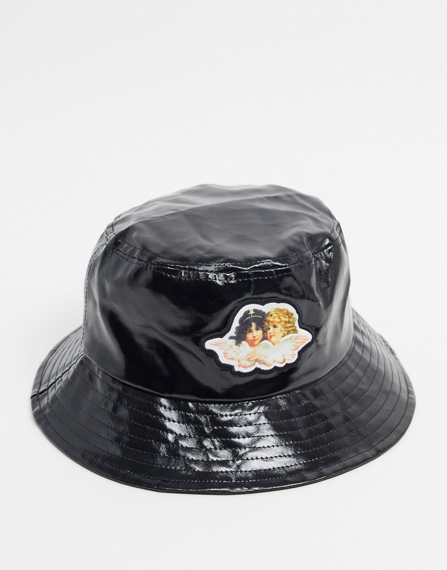 Fiorucci - Cappello da pescatore in vinile nero con angeli del logo