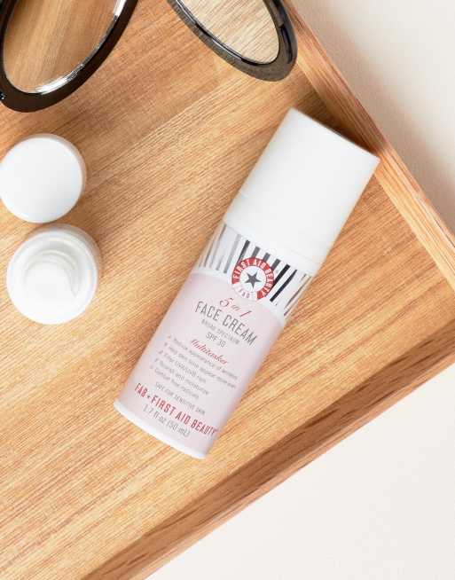 First Aid Beauty - 5 in 1 gezichtscrème met SPF 30, 4 van 4
